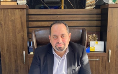“حين يُصبح الإنسانُ ظلَّ سؤالٍ لا ينتهي”